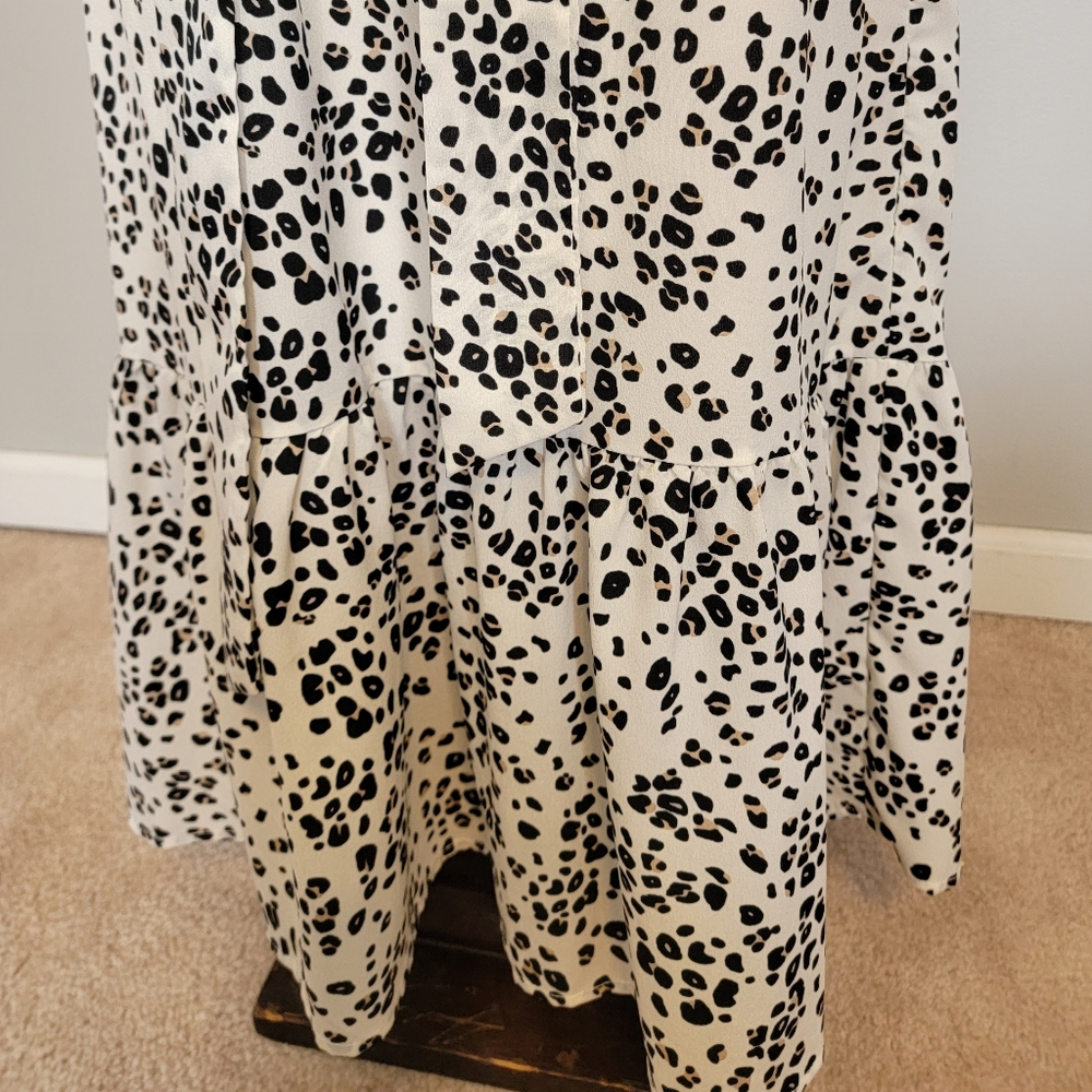 Gilli animal print dress with tie waist. Sz Lrg. Like new, never worn. - Picture 2 of 4